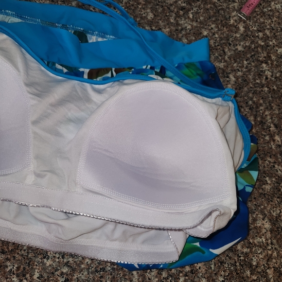 Tropical Floral 2 pc Swimsuit - Picture 8 of 8